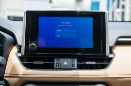 
2025 Toyota Rav4 Limited 2.5L AT Hybrid (White) full									