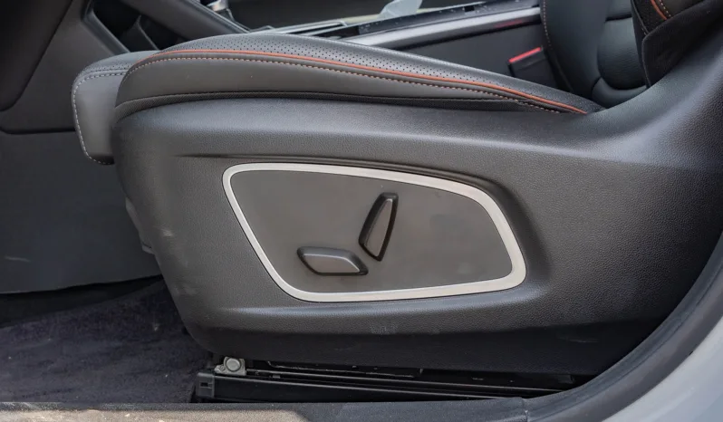
2025 Renault Koleos LE 2.5L AT Petrol (White) full									
