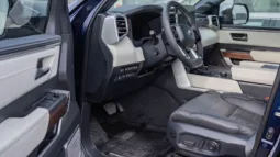 
										2025 Toyota Sequoia Capstone 3.5L AT Hybrid full									