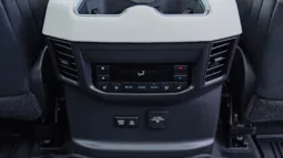 
										2025 Toyota Sequoia Capstone 3.5L AT Hybrid full									