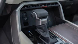 
										2025 Toyota Sequoia Capstone 3.5L AT Hybrid full									