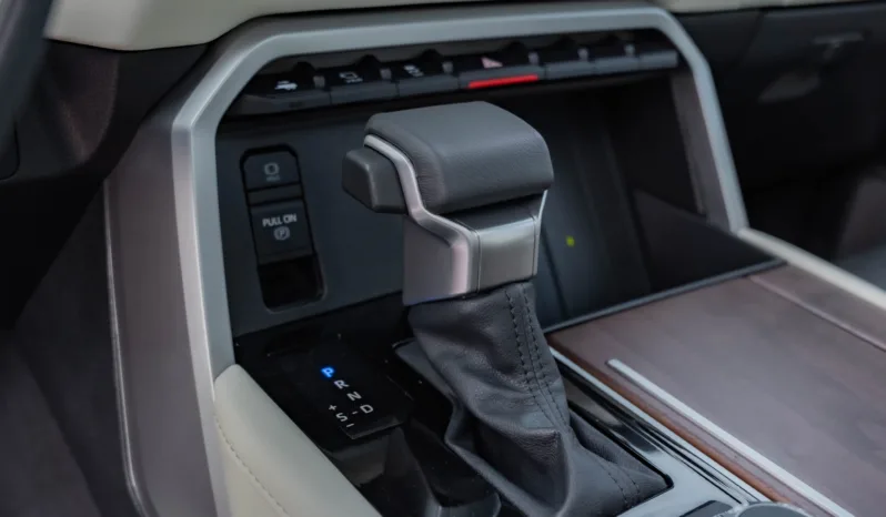 
								2025 Toyota Sequoia Capstone 3.5L AT Hybrid full									