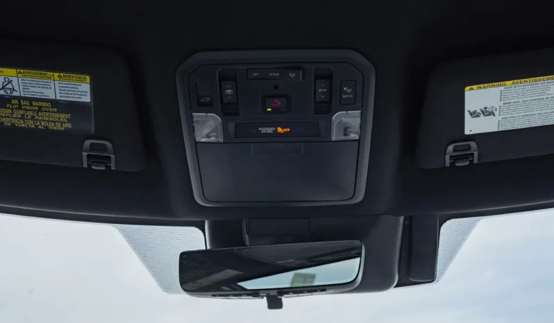 
								2025 Toyota Sequoia Capstone 3.5L AT Hybrid full									