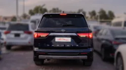 
										2025 Toyota Sequoia Capstone 3.5L AT Hybrid full									