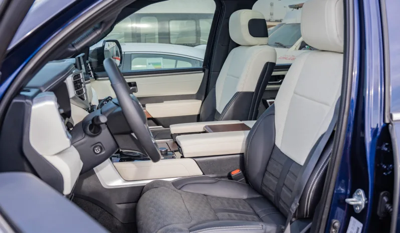 
								2025 Toyota Sequoia Capstone 3.5L AT Hybrid full									
