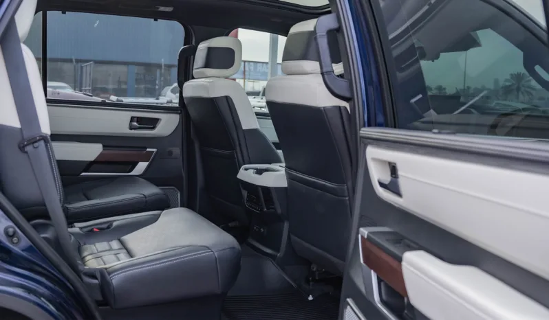 
								2025 Toyota Sequoia Capstone 3.5L AT Hybrid full									