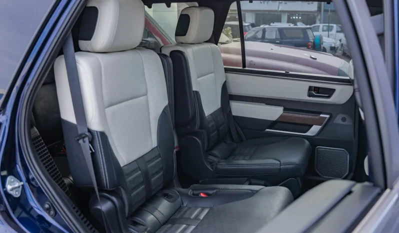 
								2025 Toyota Sequoia Capstone 3.5L AT Hybrid full									
