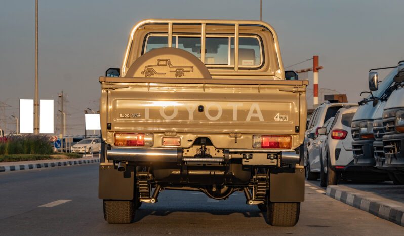 
2025 Toyota Land Cruiser LC79 4.0 SC AT Petrol Full Option full									