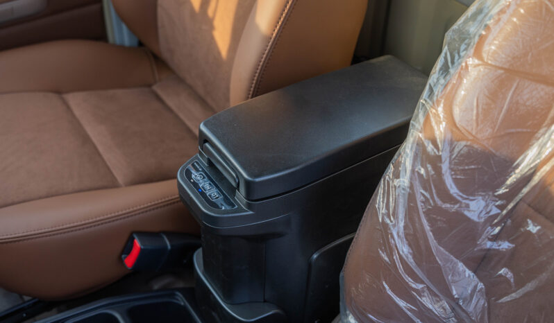 
2025 Toyota Land Cruiser LC79 4.0 SC AT Petrol Full Option full									