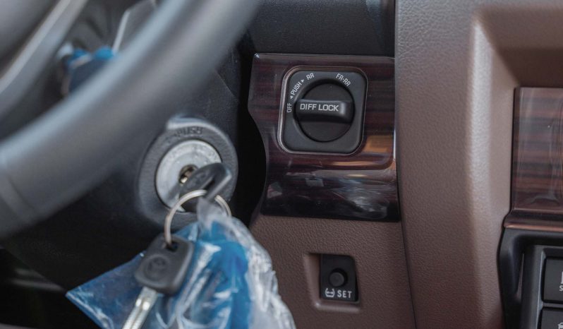 
2026 Toyota Land Cruiser LC79 2.8L SC AT Diesel (Beige) full									