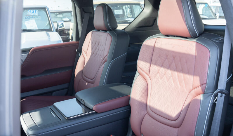 
								2026 Infiniti QX80 Autograph with Captain Seat full									