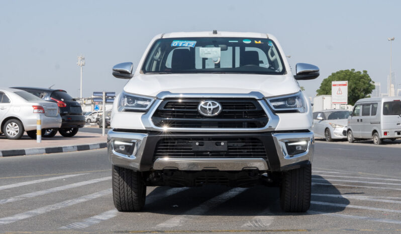 
								2025 Toyota Hilux SGLX 2.7L Petrol MT with Ventilated Seat full									