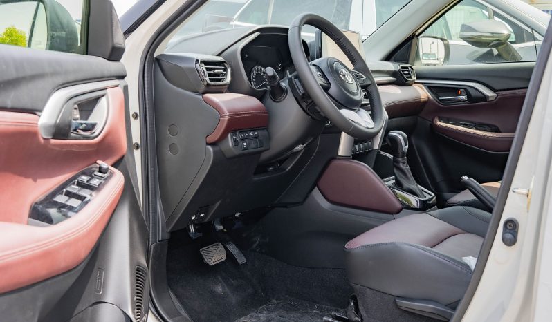 
2025 Toyota Urban Cruiser GLX 1.5L AT Petrol (White) full									