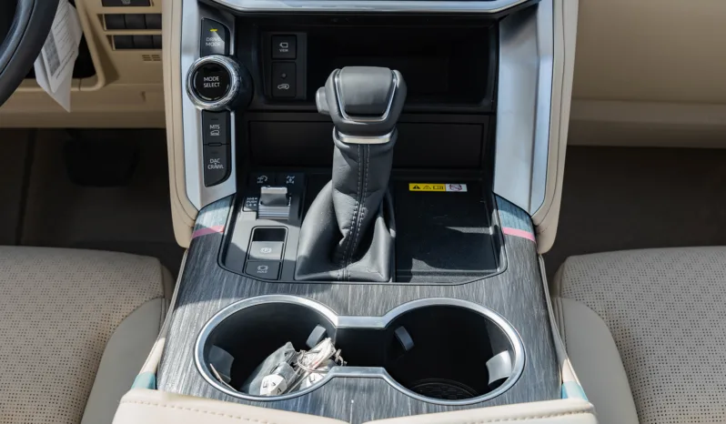 
2026 Toyota Land Cruiser 300 VXR 3.5L Twin Turbo AT Petrol full									