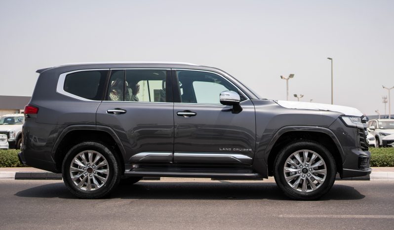 
2026 Toyota Land Cruiser VXR 3.5L Twin Turbo AT Petrol (Gray) full									