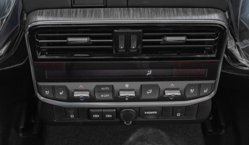 
2026 Toyota Land Cruiser VXR 3.5L Twin Turbo AT Petrol (Silver) full									