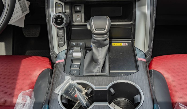 
2026 Toyota Land Cruiser VXR 3.5L Twin Turbo AT Petrol (Silver) full									
