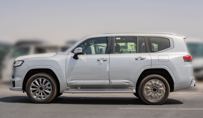 
2026 Toyota Land Cruiser VXR 3.5L Twin Turbo AT Petrol (Silver) full									