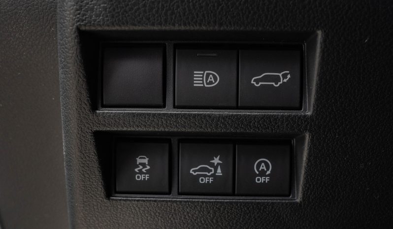 
2026 Toyota Land Cruiser VXR 3.5L Twin Turbo AT Petrol (Silver) full									