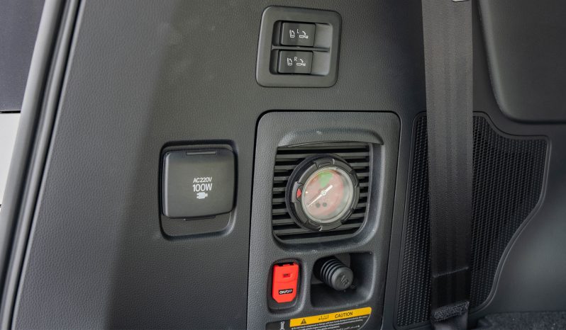 
2026 Toyota Land Cruiser VXR 3.5L Twin Turbo AT Petrol (Silver) full									
