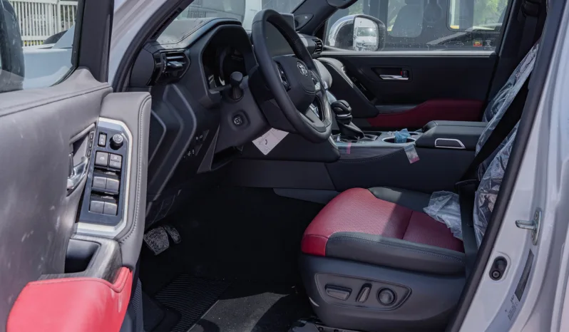 2025 Toyota Land Cruiser 300 VXR 3.5L Twin Turbo (White-red) full