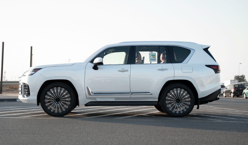 
Lexus LX700h VIP 3.5L petrol 2026 AT full									