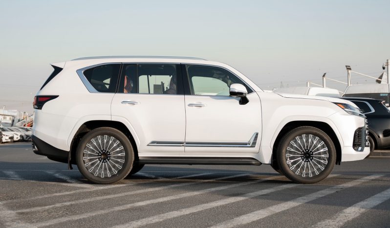 
Lexus LX700h VIP 3.5L petrol 2026 AT full									