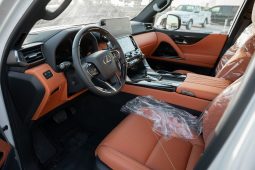 
Lexus LX700h VIP 3.5L petrol 2026 AT full									