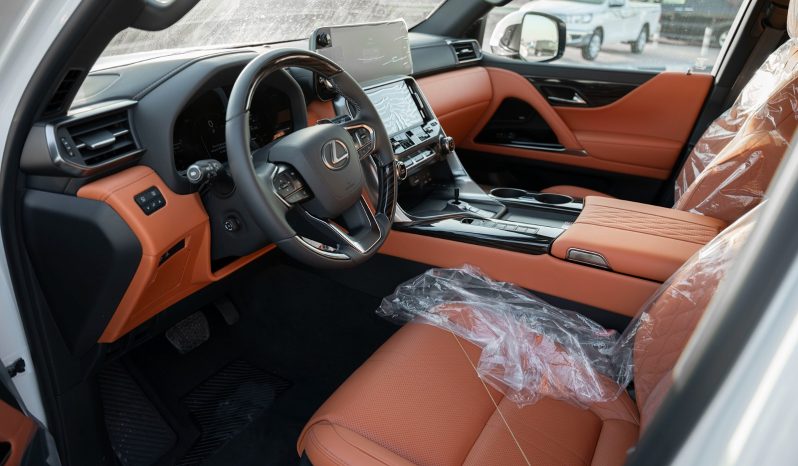 
Lexus LX700h VIP 3.5L petrol 2026 AT full									