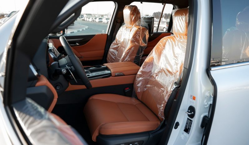 
Lexus LX700h VIP 3.5L petrol 2026 AT full									