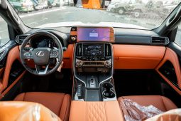 
Lexus LX700h VIP 3.5L petrol 2026 AT full									