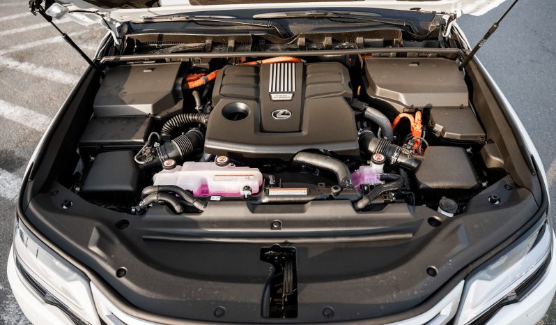 
Lexus LX700h VIP 3.5L petrol 2026 AT full									