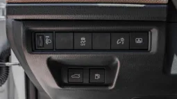 2025 Toyota Camry LE 2.5L AT Hybrid (White) full