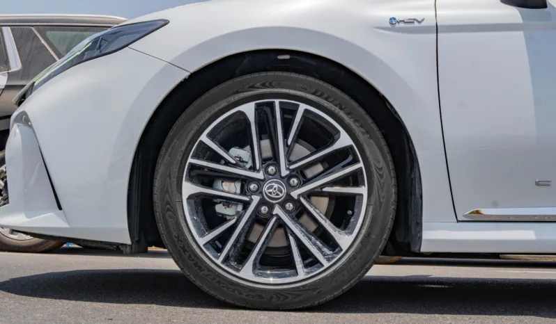 
2025 Toyota Camry LE 2.5L AT Hybrid (White) full									