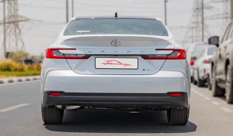 
2025 Toyota Camry LE 2.5L AT Hybrid (White) full									