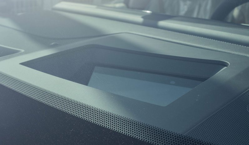 
2026 Nissan Patrol SE Platinum 3.8L AT Petrol (Silver-Red) full									