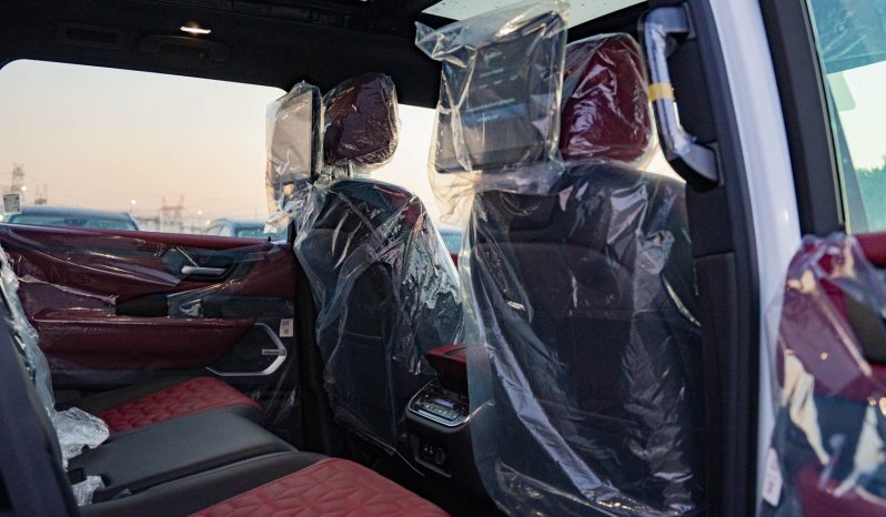 
2026 Nissan Patrol SE Platinum 3.8L AT Petrol (Silver-Red) full									