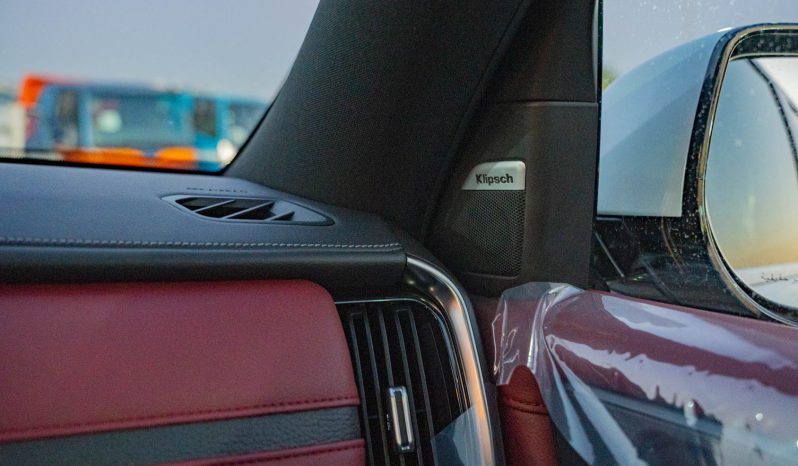 
2026 Nissan Patrol SE Platinum 3.8L AT Petrol (Silver-Red) full									